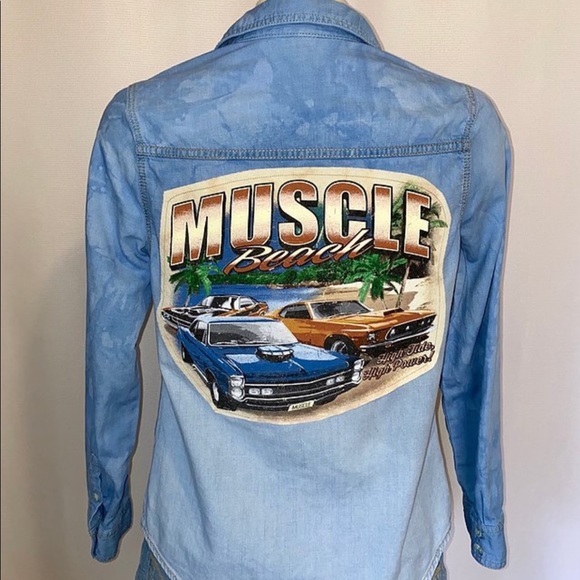 MUSCLE BEACH GRAPHIC BACK DENIM BUTTON DOWN SHIRT - Picture 2 of 4